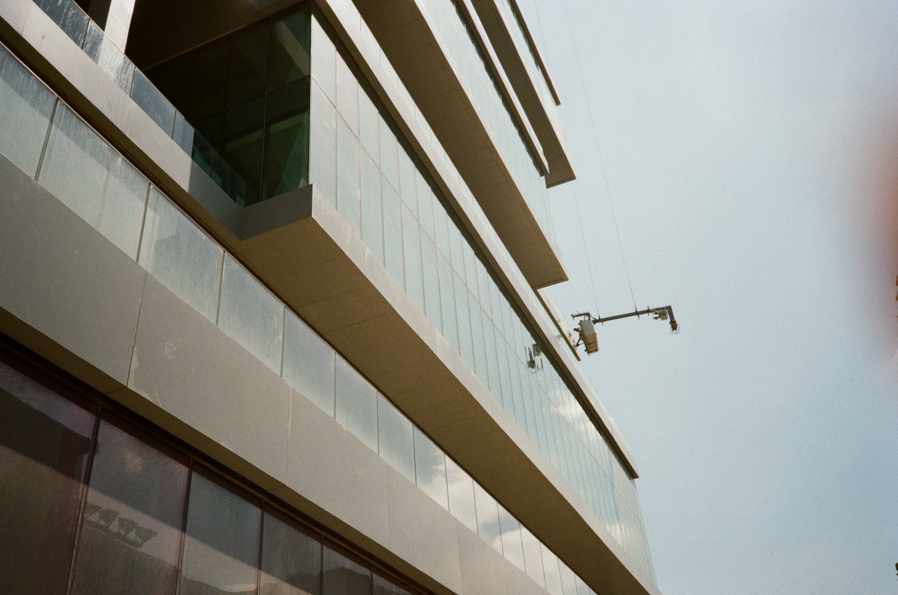 ניקוי חלונות בגובה תל אביב